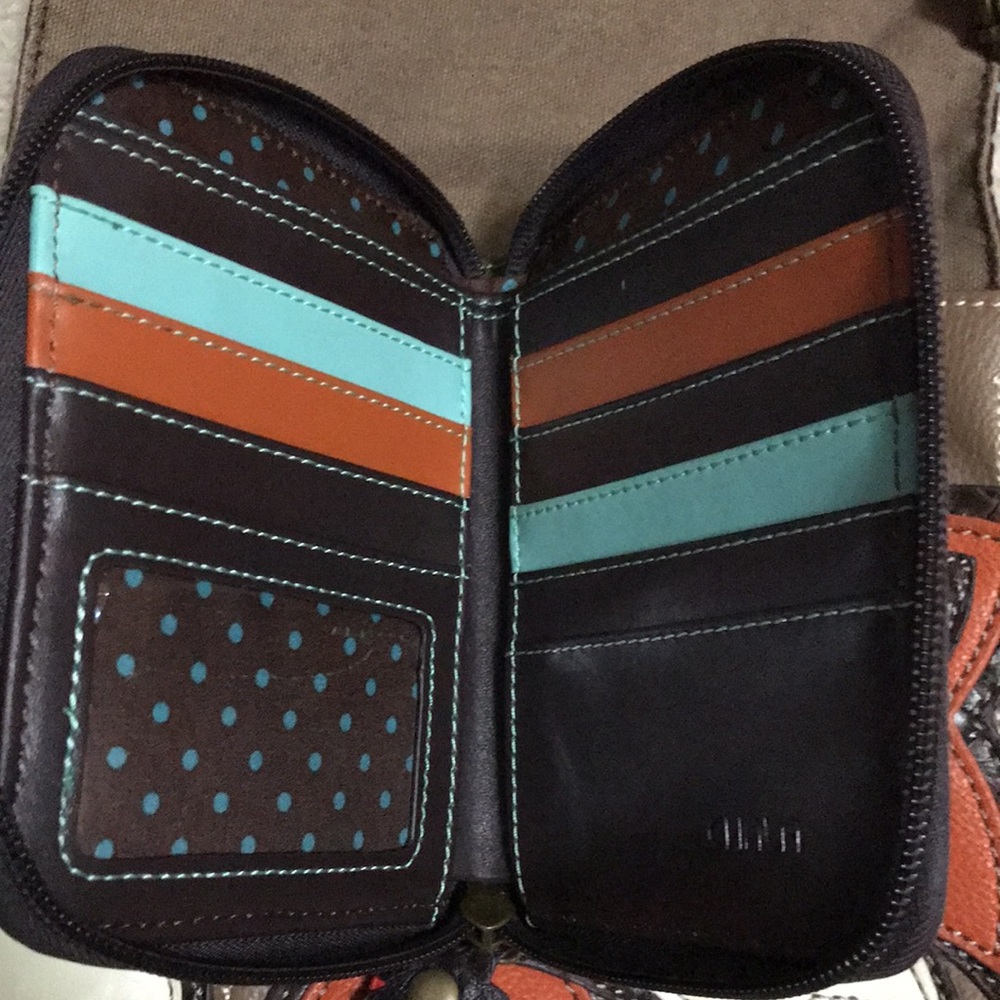 Chala Fox Multifunction Tote - Picture 10 of 13